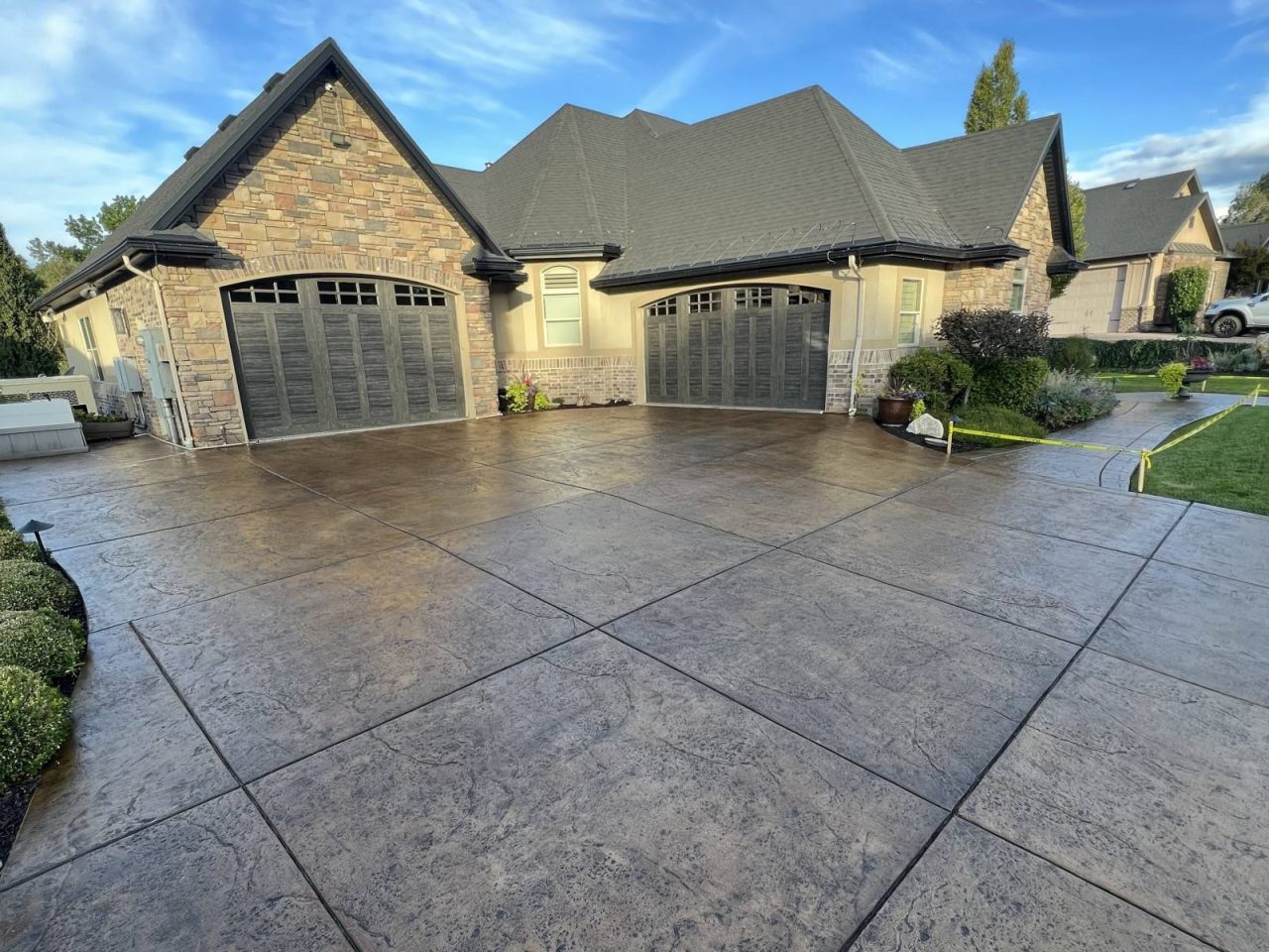 stamped driveway seamless sawcuts